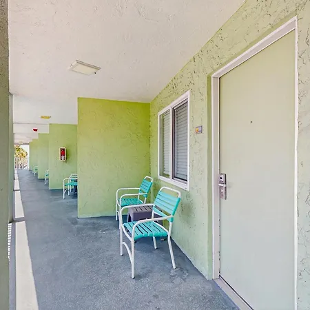 Pelican Pointe-2