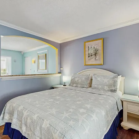 Pelican Pointe-3